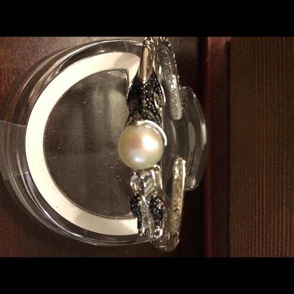 Sold - Picture 3 of 8